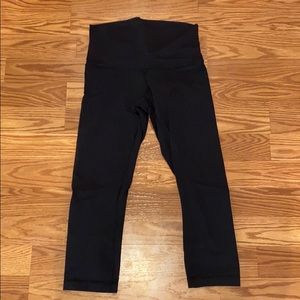 Wunder Under 23” Crops